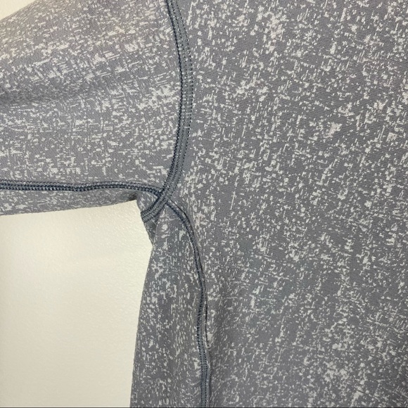 Lululemon Outrun Long Sleeve Running Luon Suited Jacquard Arctic Grey Size 6 - Picture 6 of 9